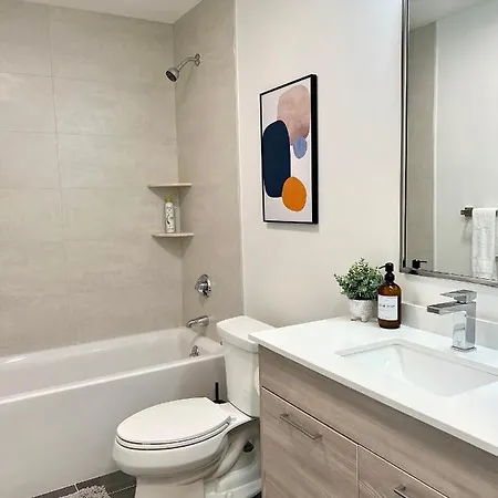 Luxury Furnished Apartment In Heart Of Quincy Exterior photo