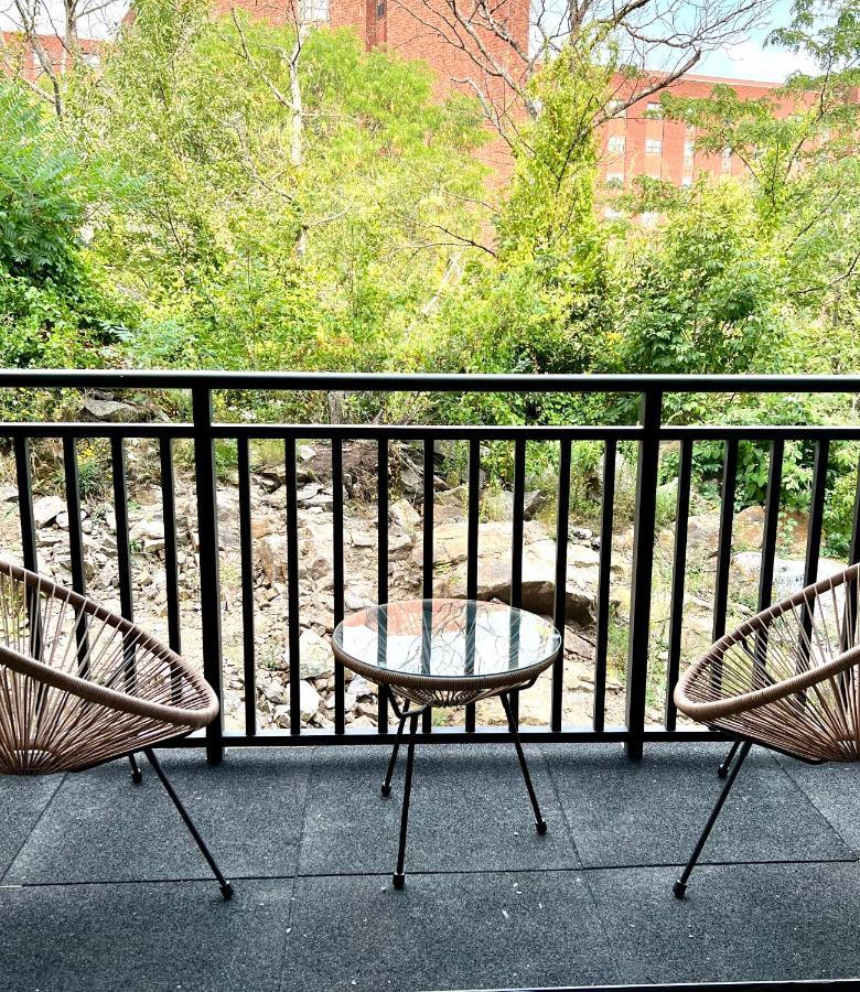 Luxury Furnished In Heart Of Apartment